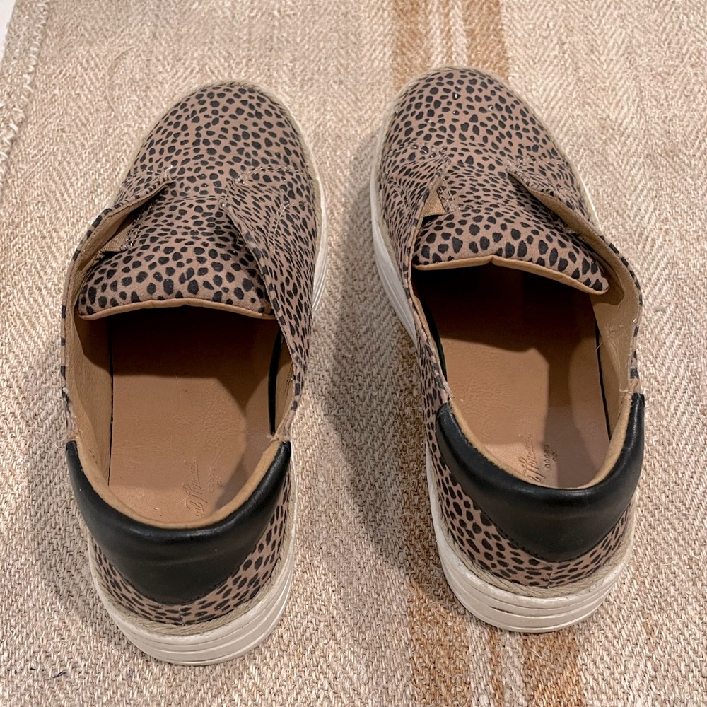 Leopard slip ons - Picture 4 of 4